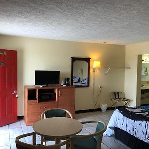 Economy Triple Room